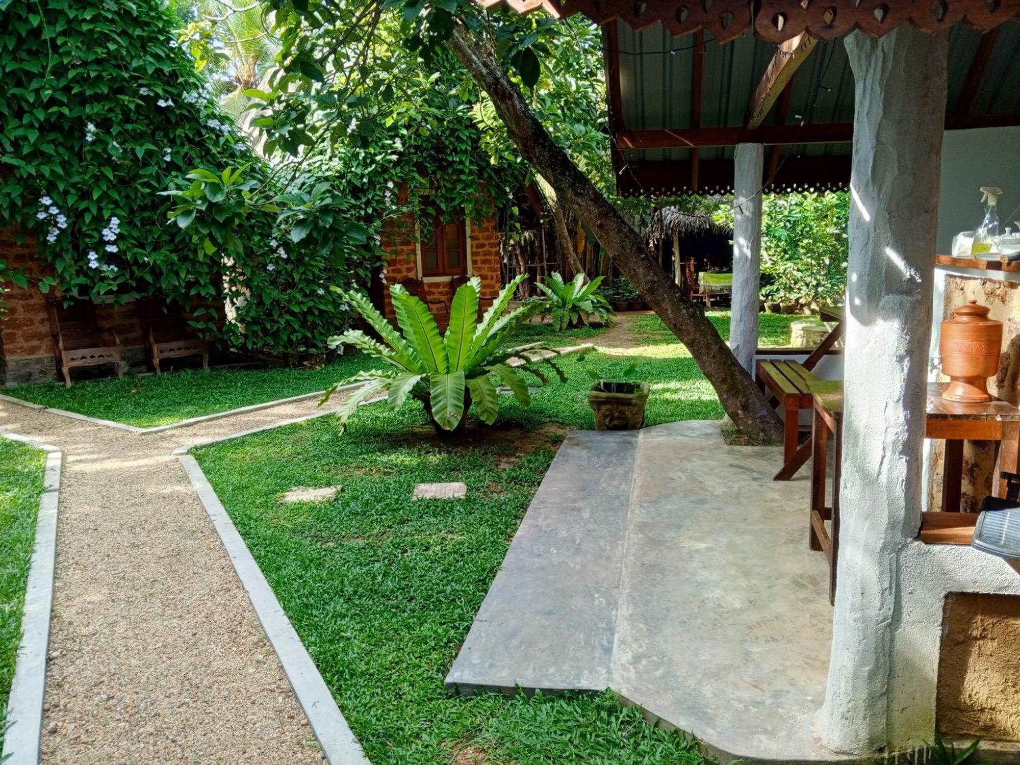 Sky View Cabin Unawatuna Buitenkant foto
